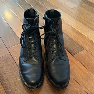 Everlane black lace up side zip boots